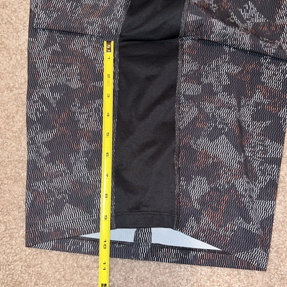 Lululemon THE short - Picture 4 of 7